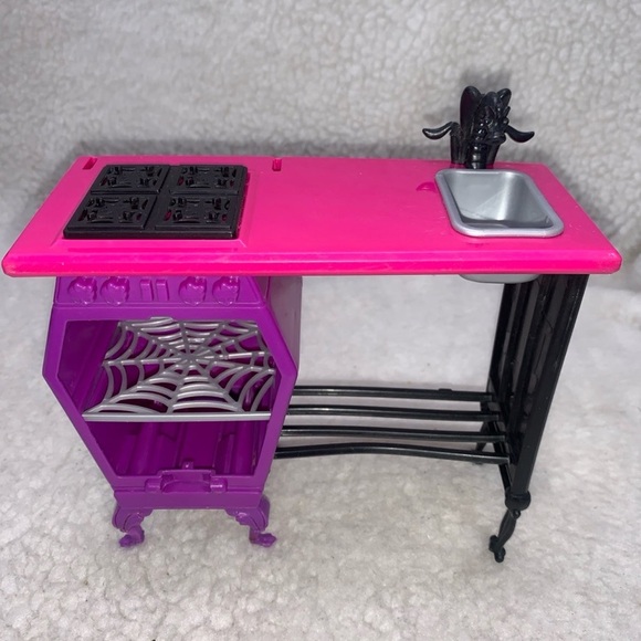 Monster High 2013 kitchen playset AS IS sink stove dragon faucet 7" - Picture 1 of 10